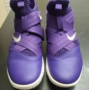 Size 9 Men's Nike LeBron James Soldier XII 12 TB P